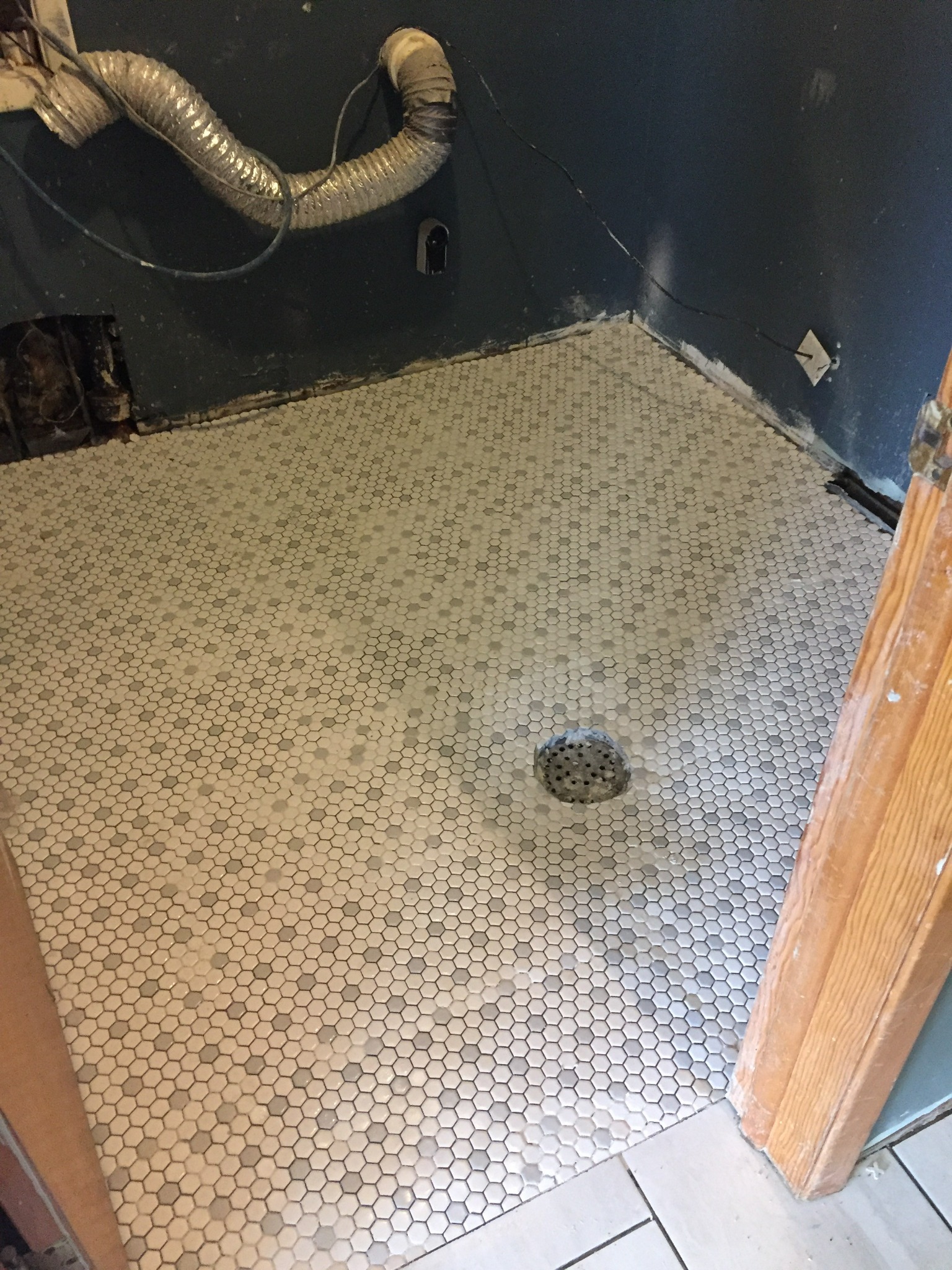 Blackhawk laundry floor before
