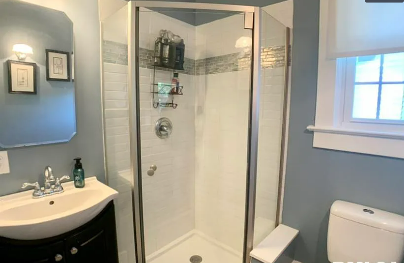 Douglas downstairs bathroom after