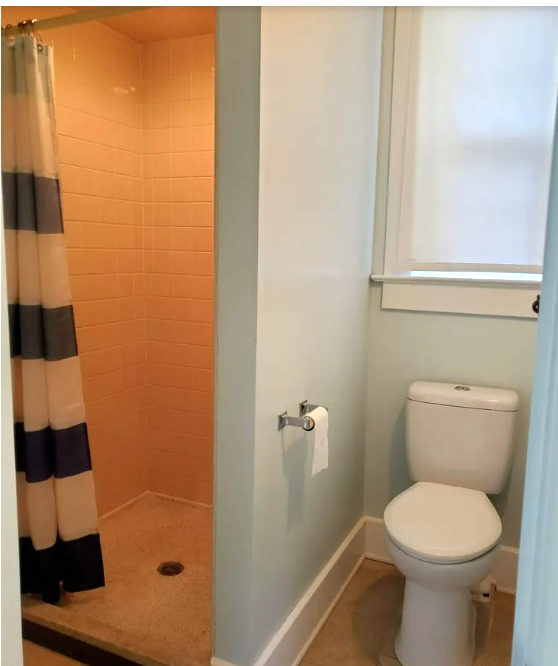 Douglas downstairs bathroom before